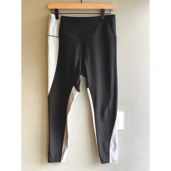 Apana Pants - Apana Black and Gray Colorblock High Waist Athletic Leggings Activewear 7/8 M